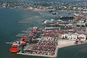 Montevideo entre los principales puertos de la región